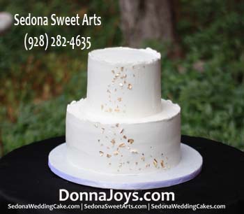 Wedding Cake buttercream wrap gold flakes