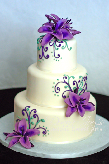 Modern classic Fondant Wedding Cake