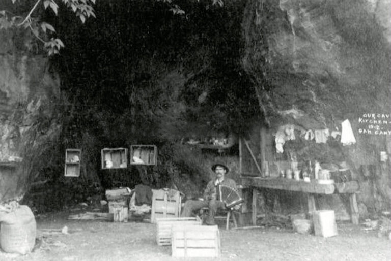 1912JessPurtymunCaveKitchenOakCreekCanyon