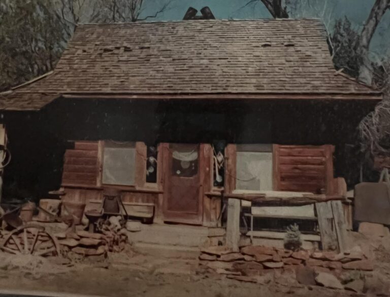 Lee Curry’s home, 1984ish. 559017700_24729219140054397_3247346466834030377_n